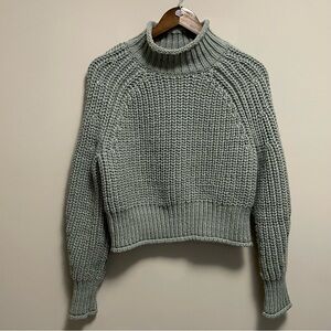 H&M Mint Green Cable Knit Turtle Neck Slight crop Sweater Women’s S
